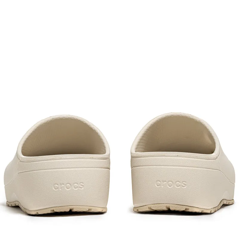 Crocs Classic Quiet Clog - Stucco Light Motion Clean Lines