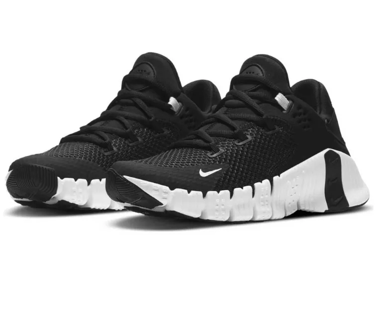 Easy traction Pressure Relief Women's Nike Free Metcon 4 (Black/White)
