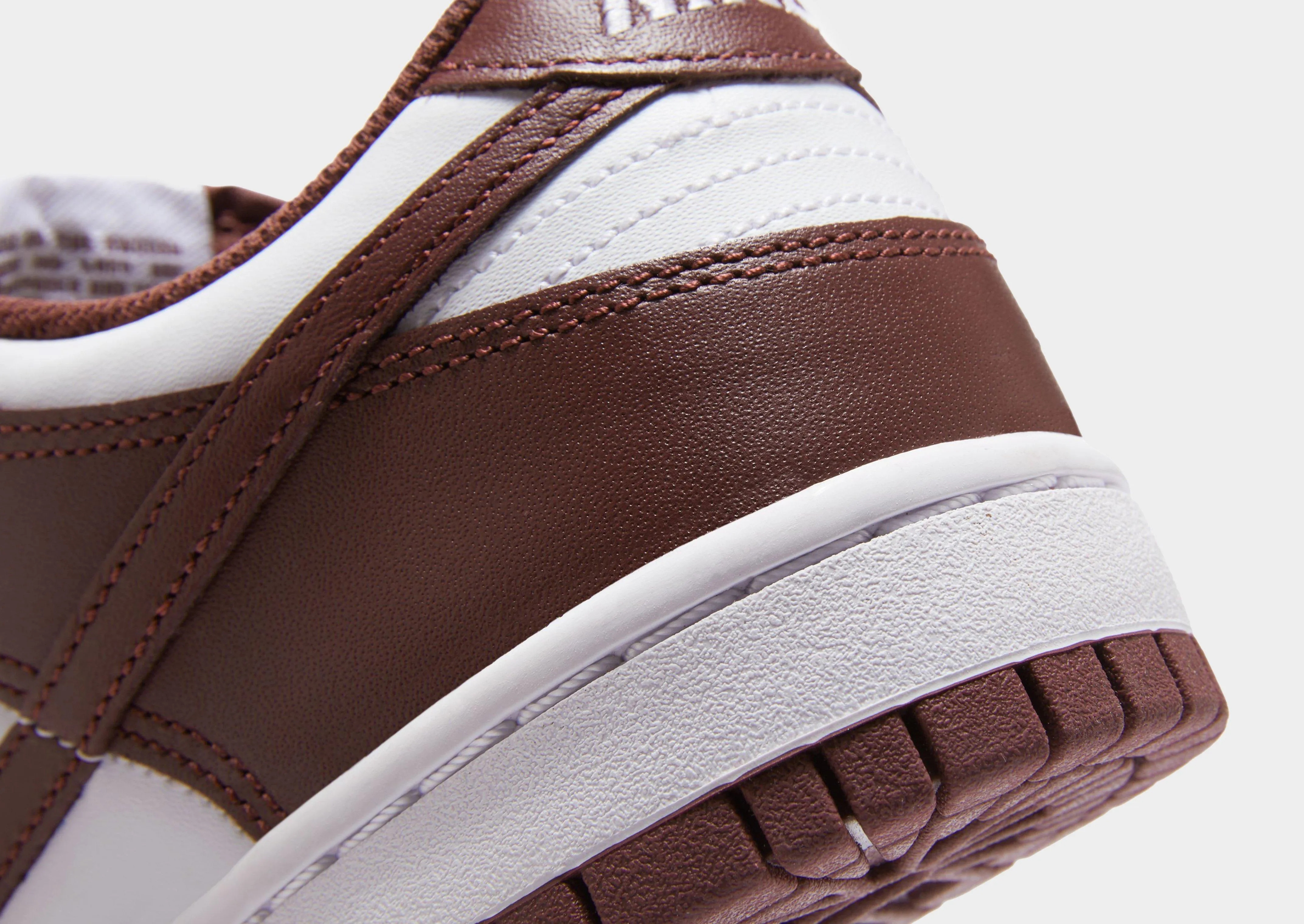 Dunk Low Junior's Quiet Steps