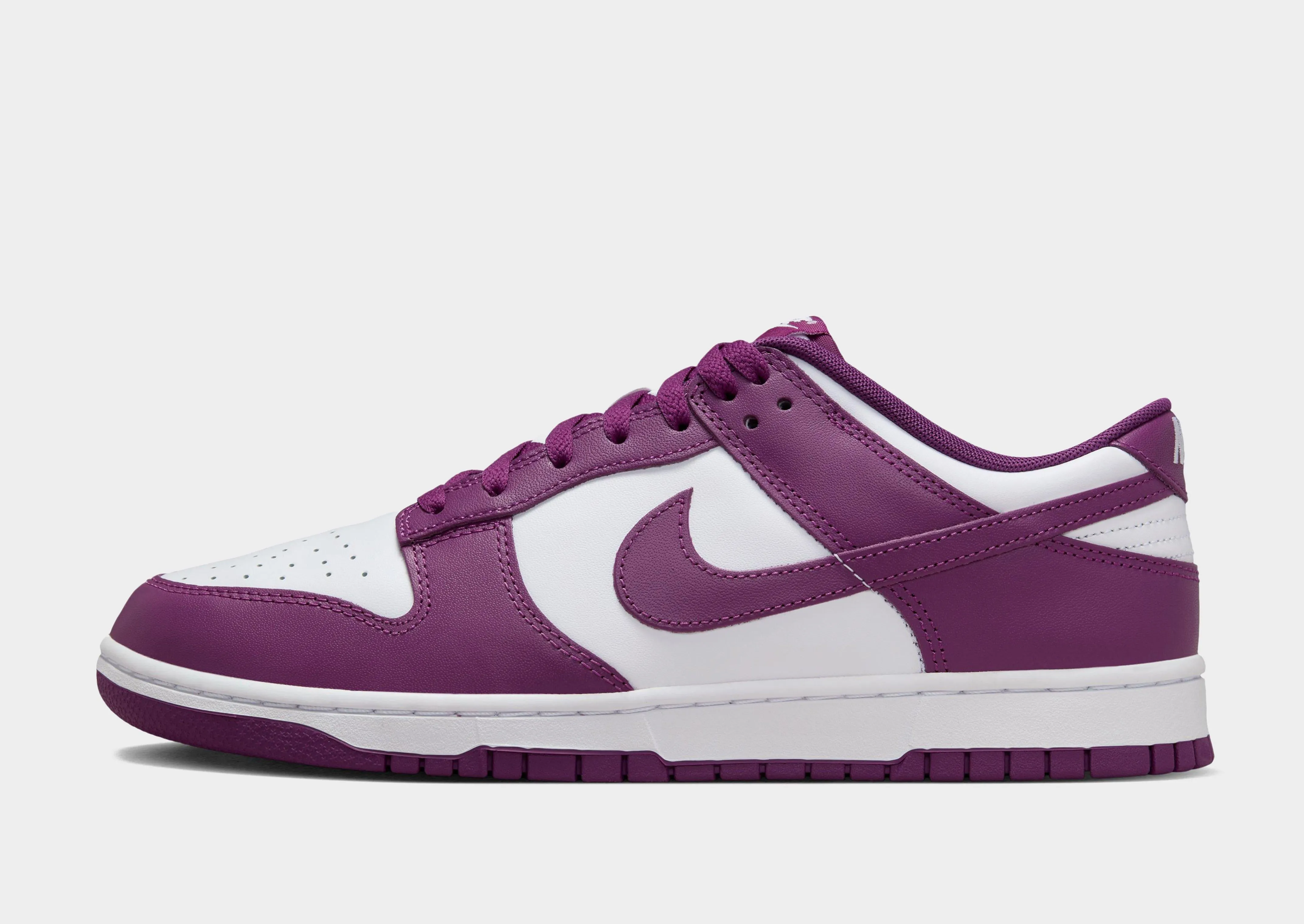 Fashion Forward Easy   To   Clean Dunk Low Retro