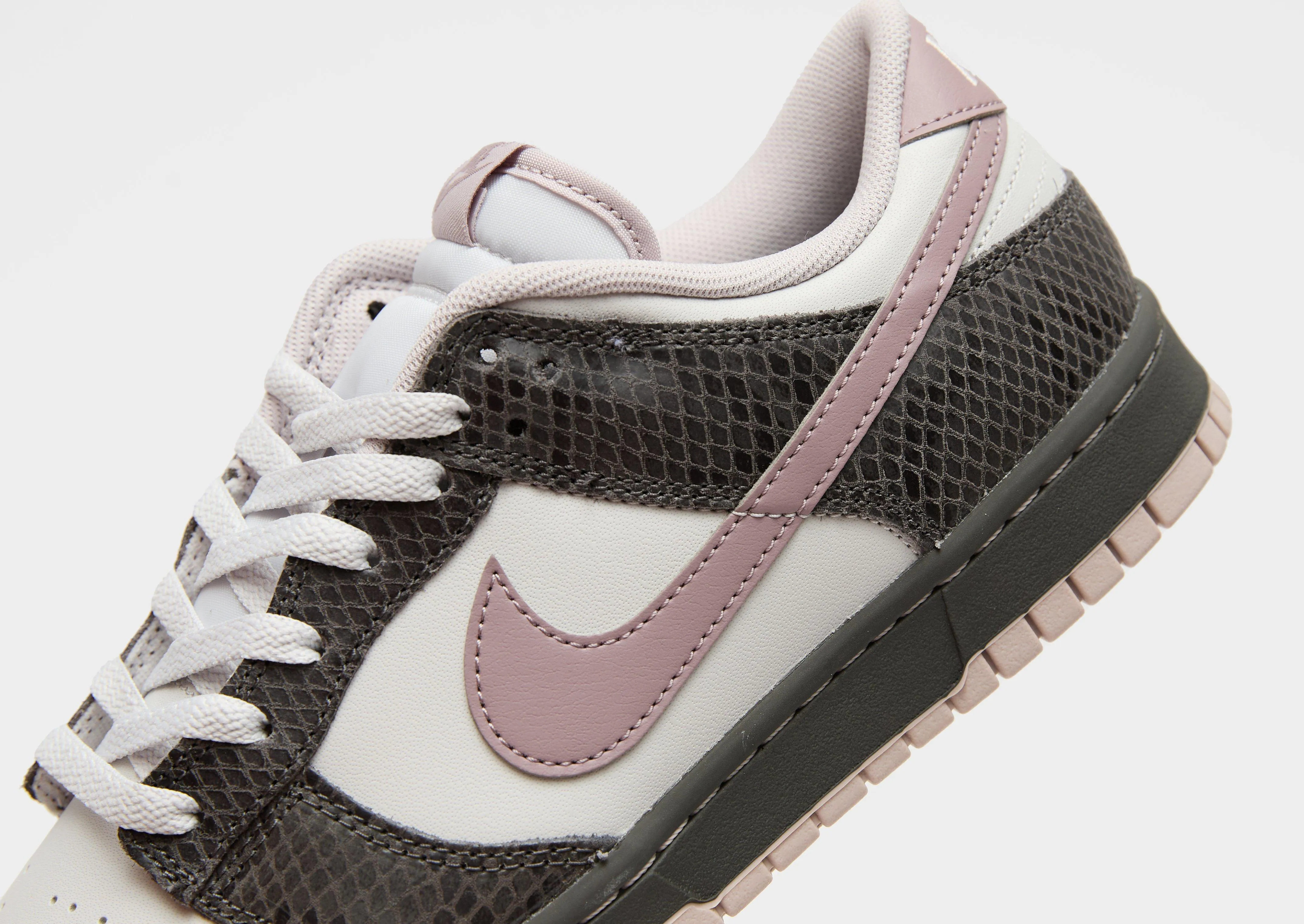 Dunk Low SE Live Soft Fashion Daily
