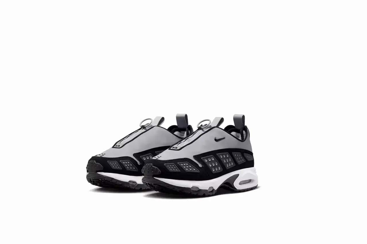 trail runners' shoes running on a treadmill at home shoes Women's Nike Air Max SNDR 'Silver and Anthracite'