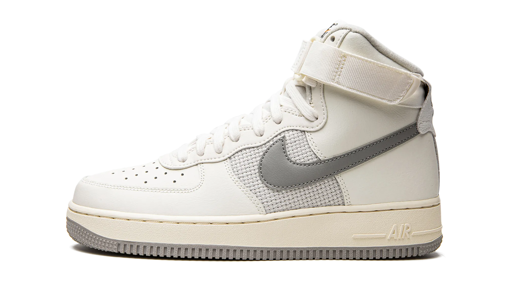 Air Force 1 High '07 LV8 "Sail" anti slip grip Padded flexibility
