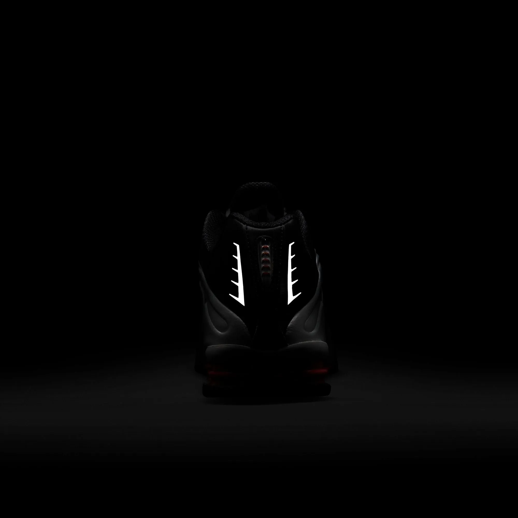 M Nike Shox R4 HQ1988-002 Mid Top
