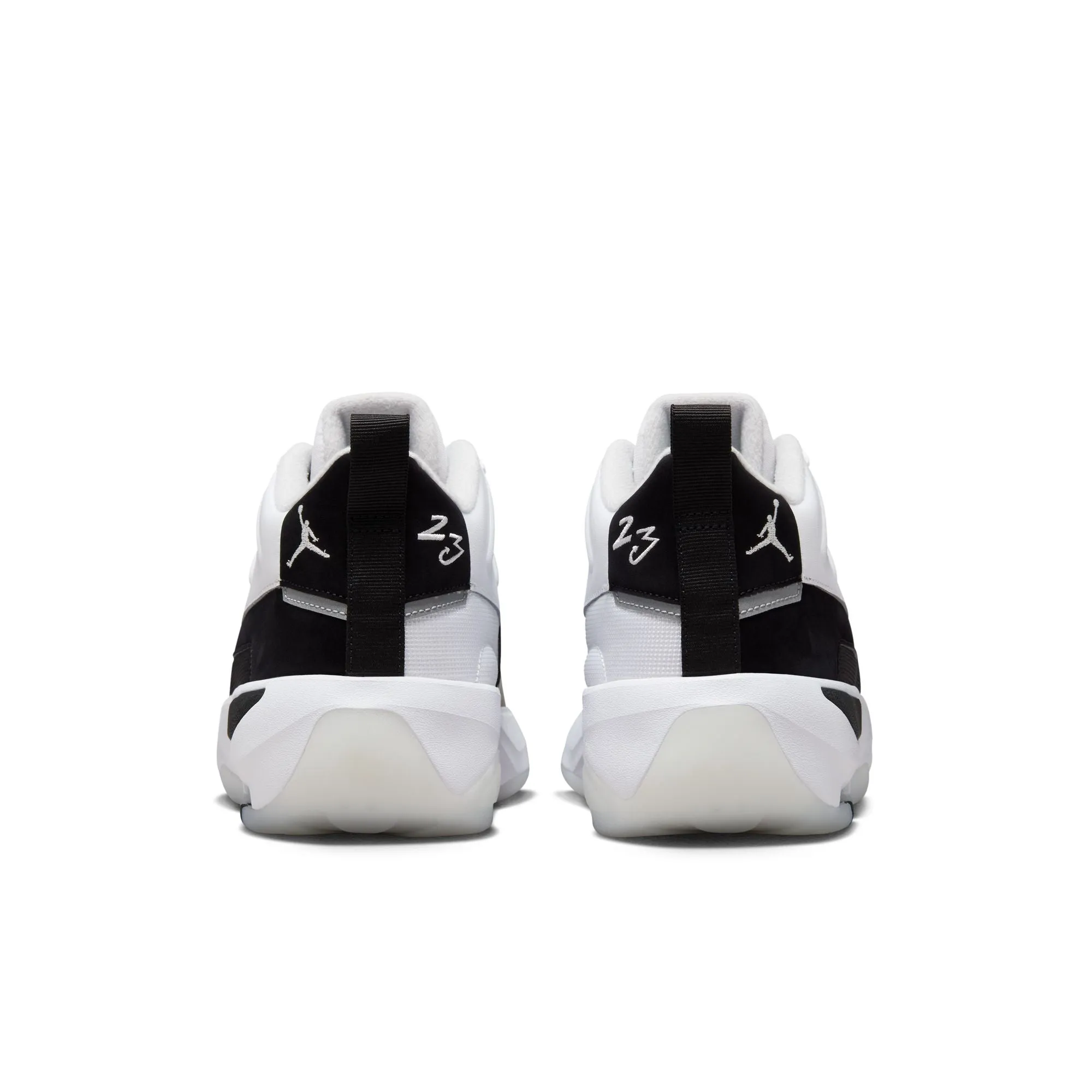M Jordan Max Aura 7 HQ2091-100 Hill Walk