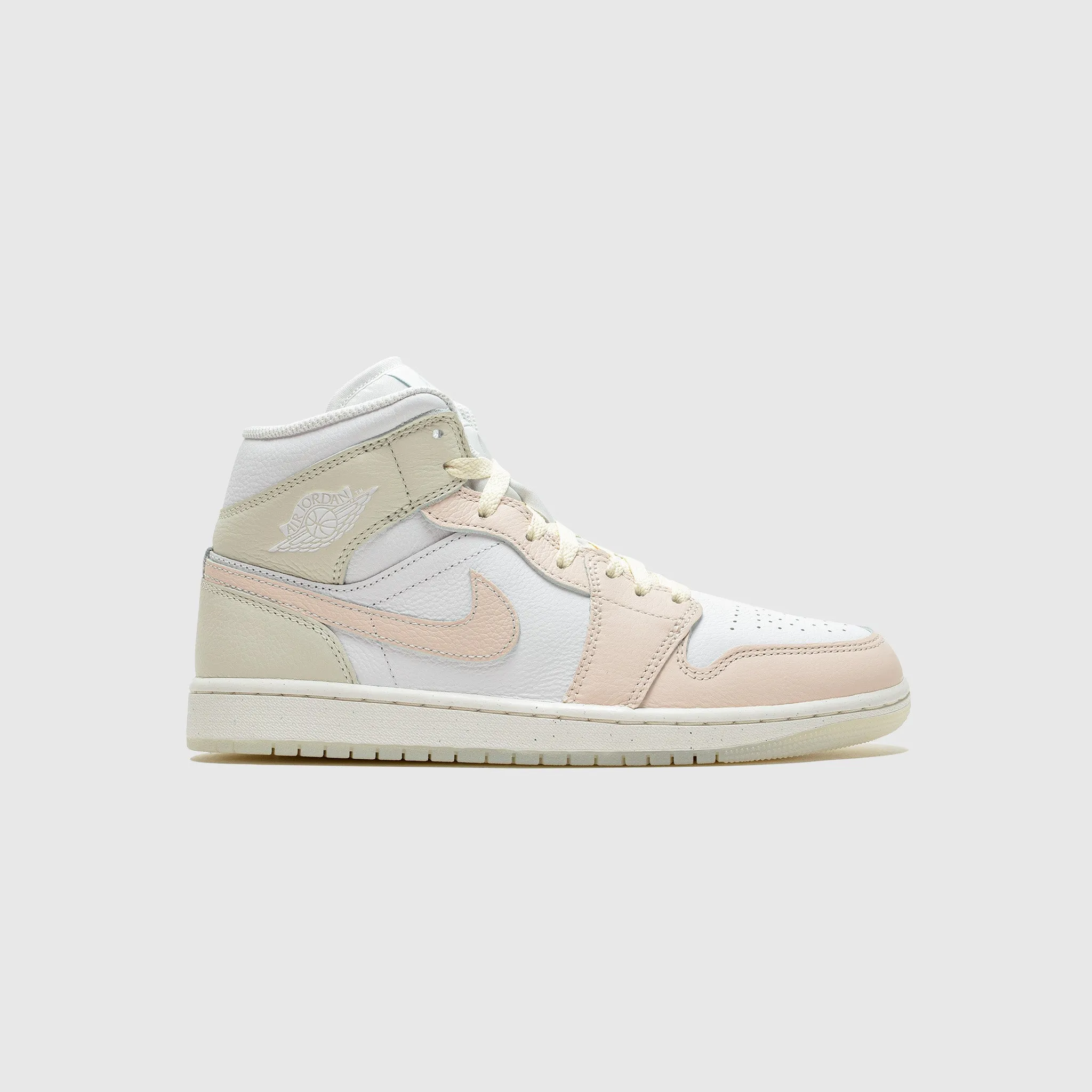 AIR JORDAN 1 MID SE "EASTER" Weekend Hikes