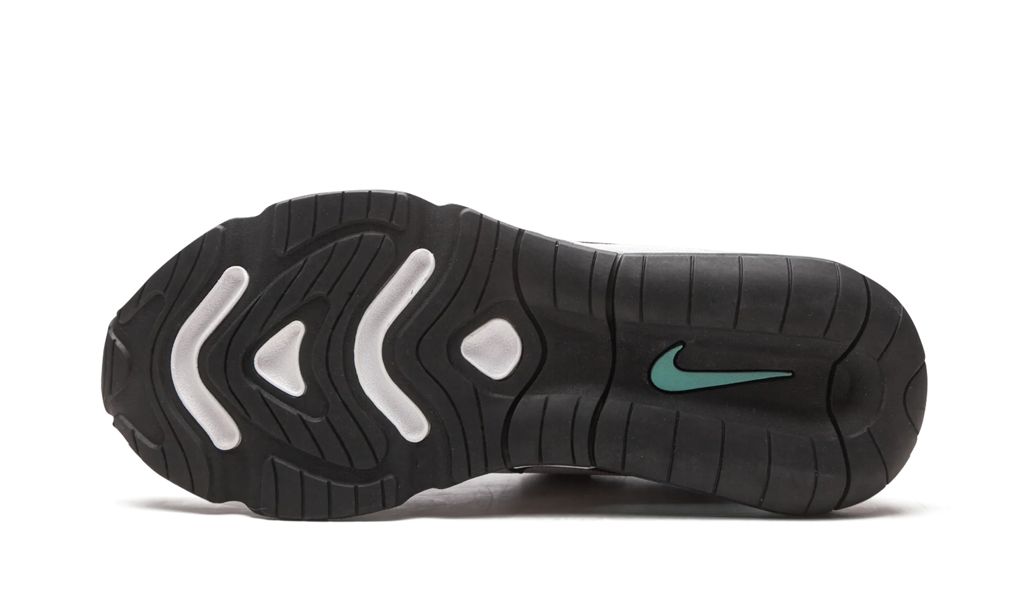 Air Max 200 beach running shoe environment