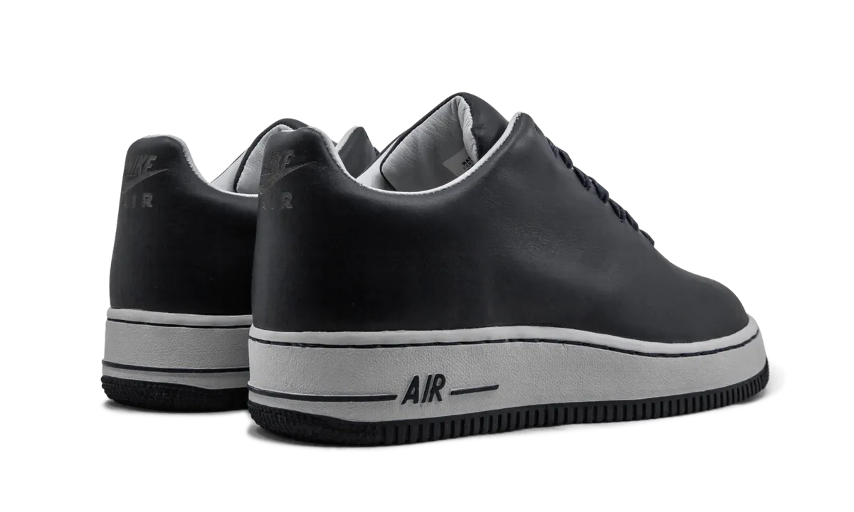 Daytime use Comfort Driven Design Air Force 1 LTD "Seamless Black"