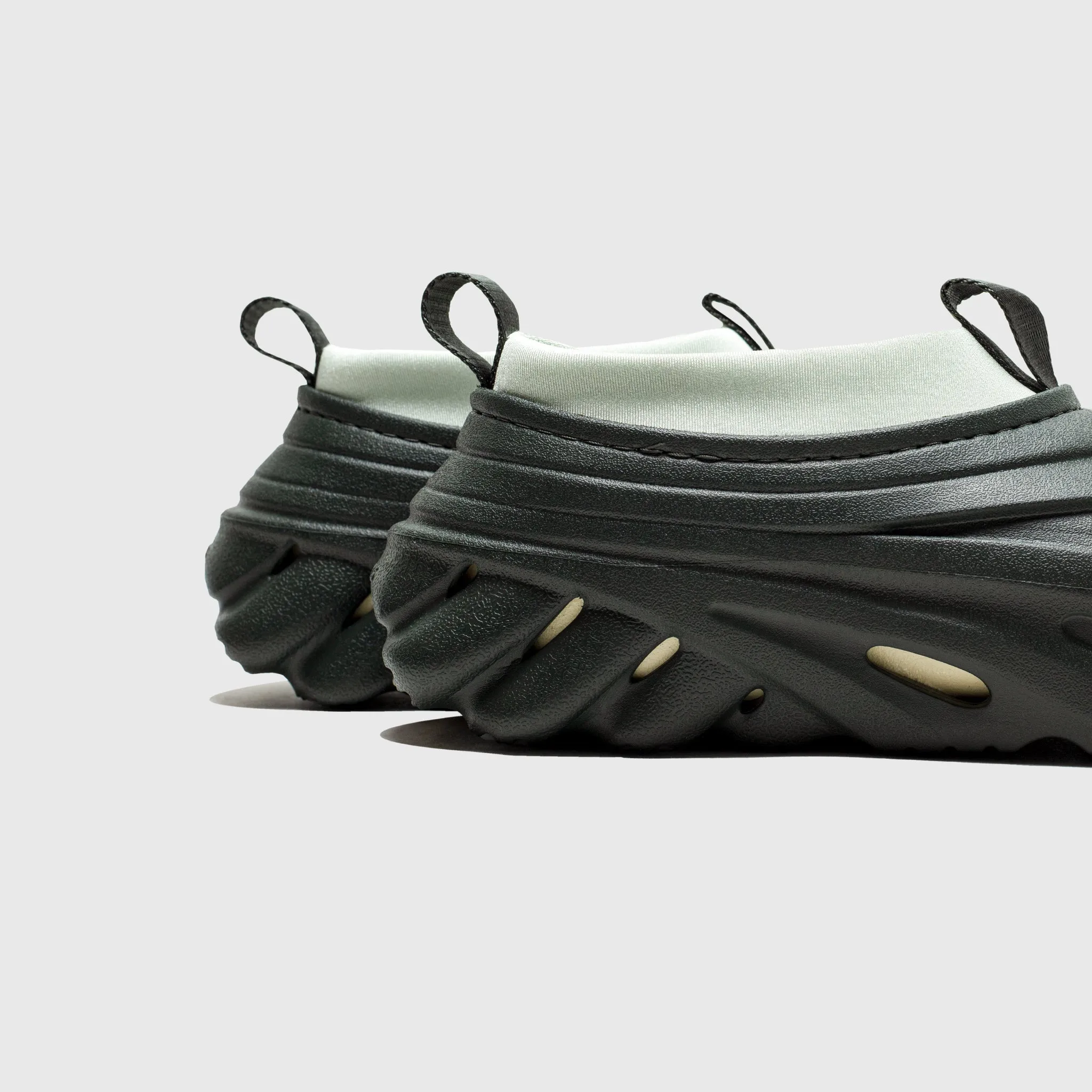 ECHO STORM CLOG "KELP" Sleek Sandals for Men Comfortable Vacation Footwear