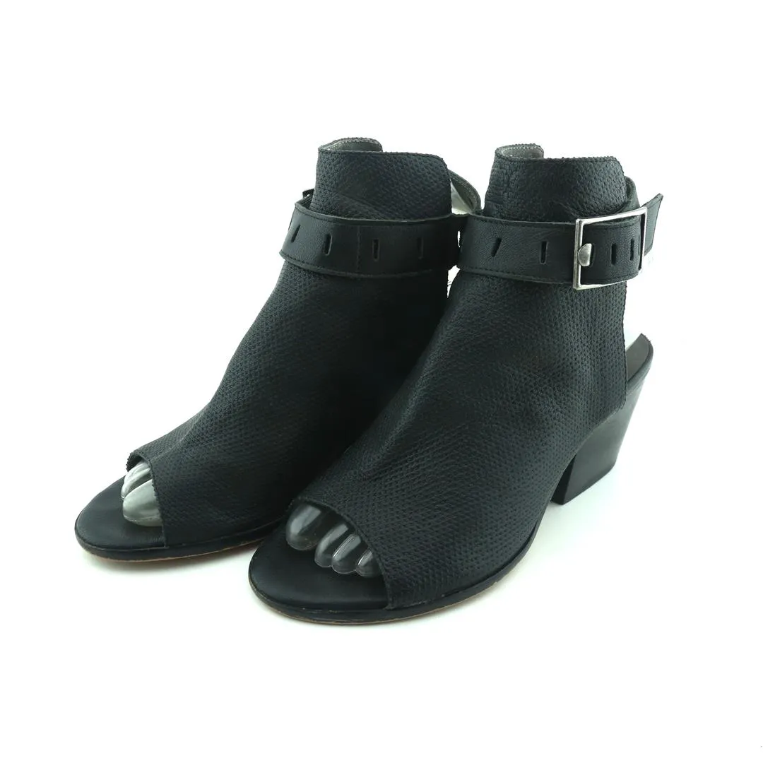 NICOLE . Perfect Fit Elegant Shoes