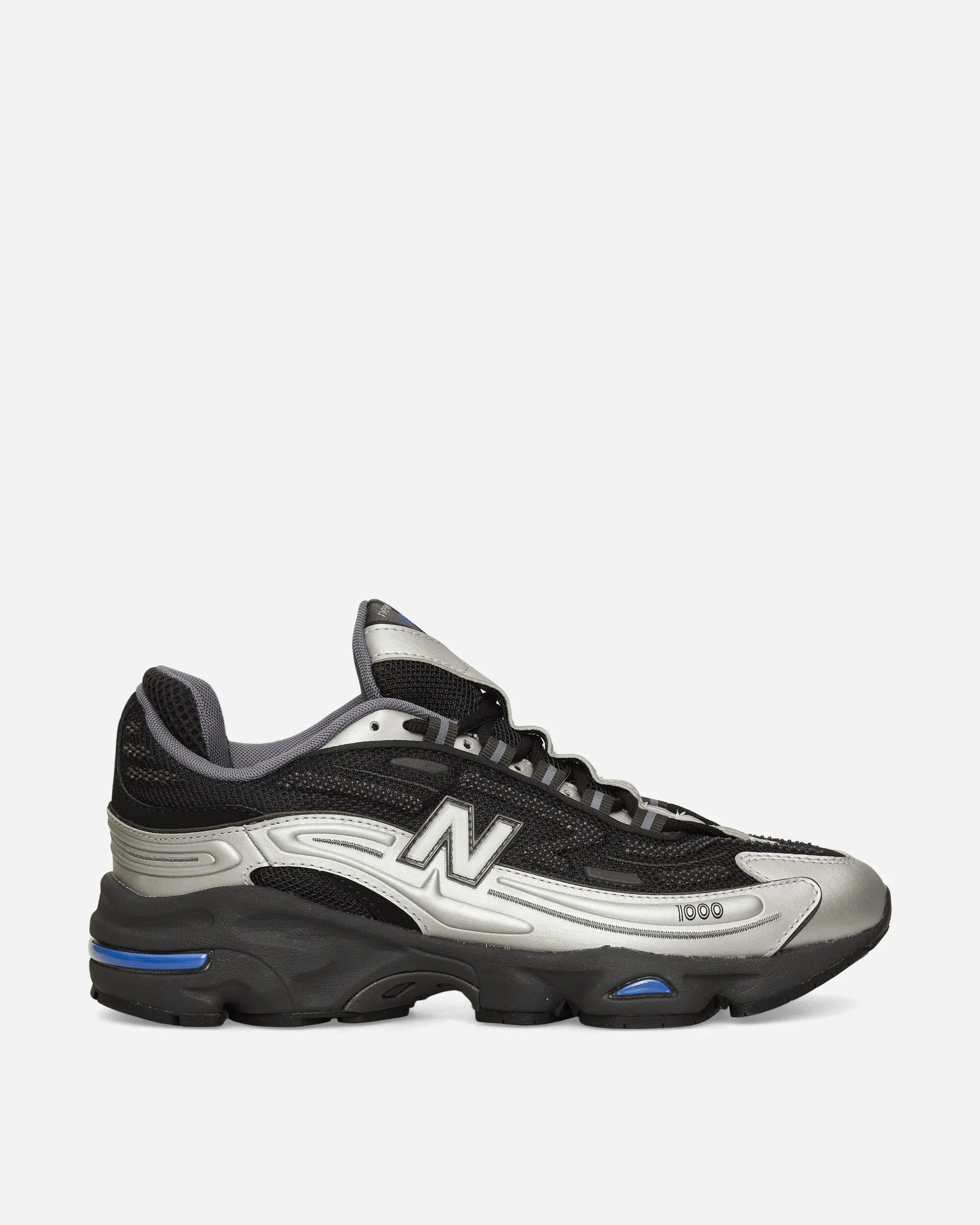 1000 Sneakers Silver / Black Travel Step