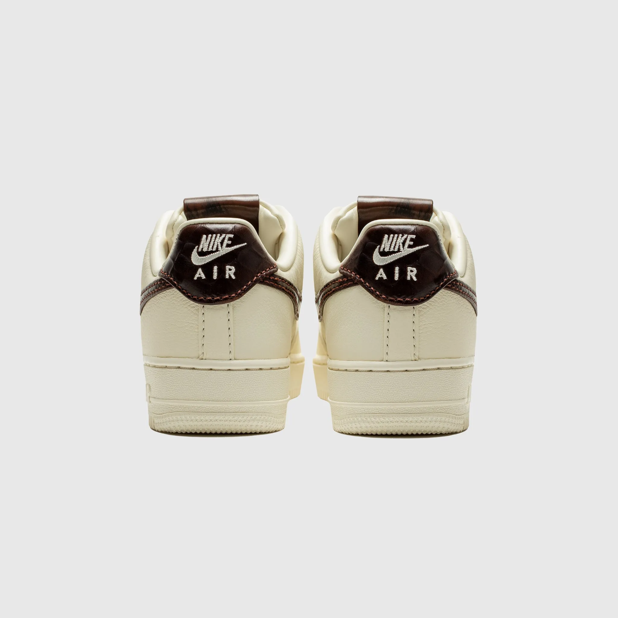 Errand Fit Natural motion AIR FORCE 1 '07 "SOFT PEARL"
