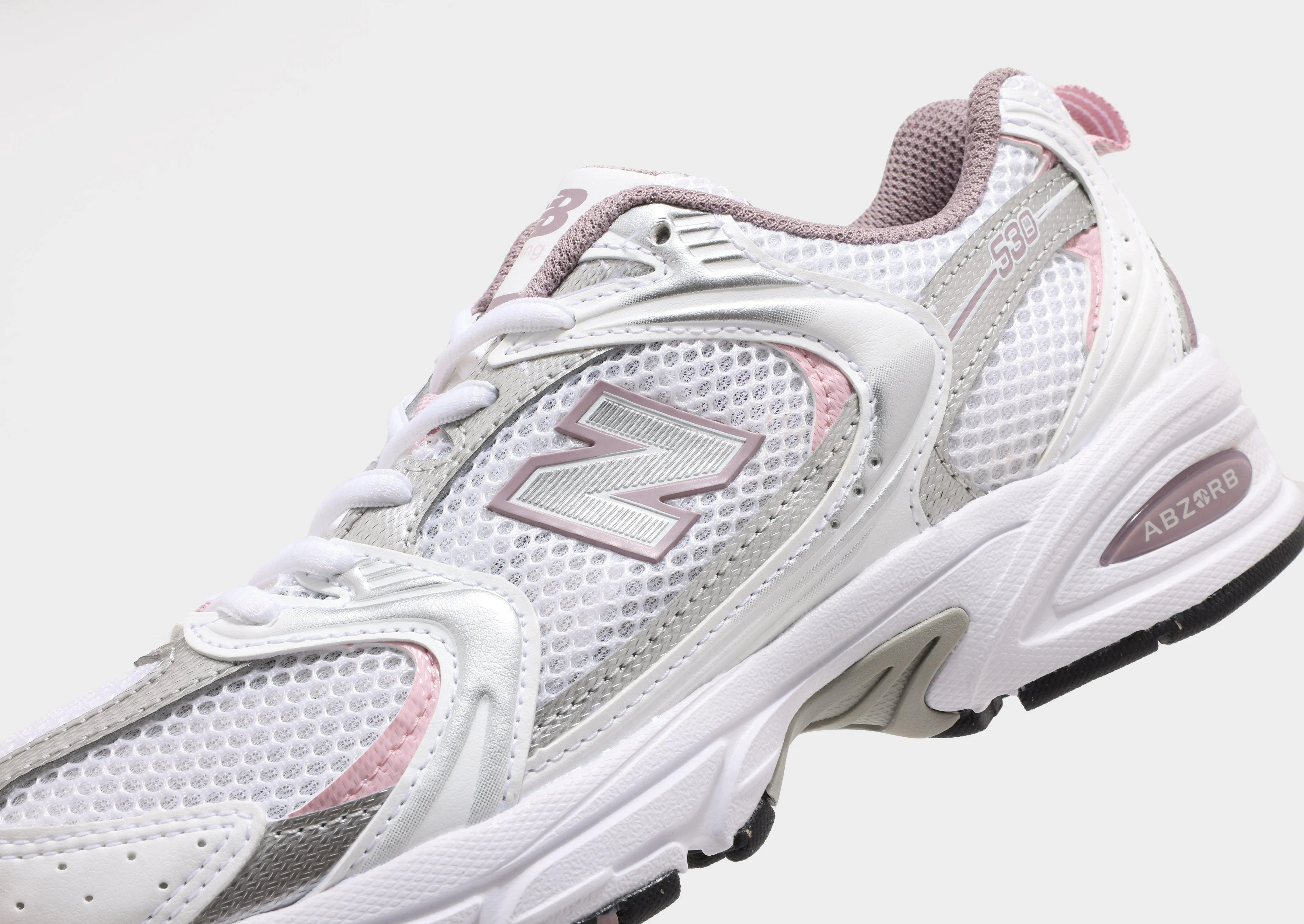 530 Women's running in a bascule bridge area shoes