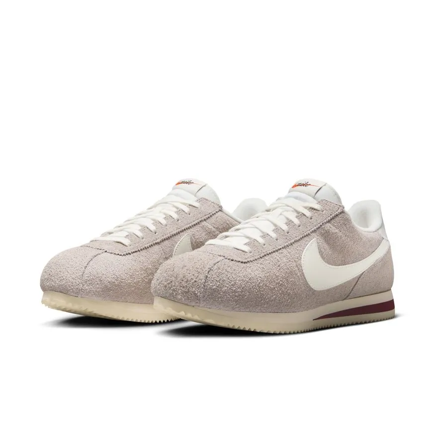 Hiking Mood Winter Base M Nike Cortez SE Suede HF3142-001