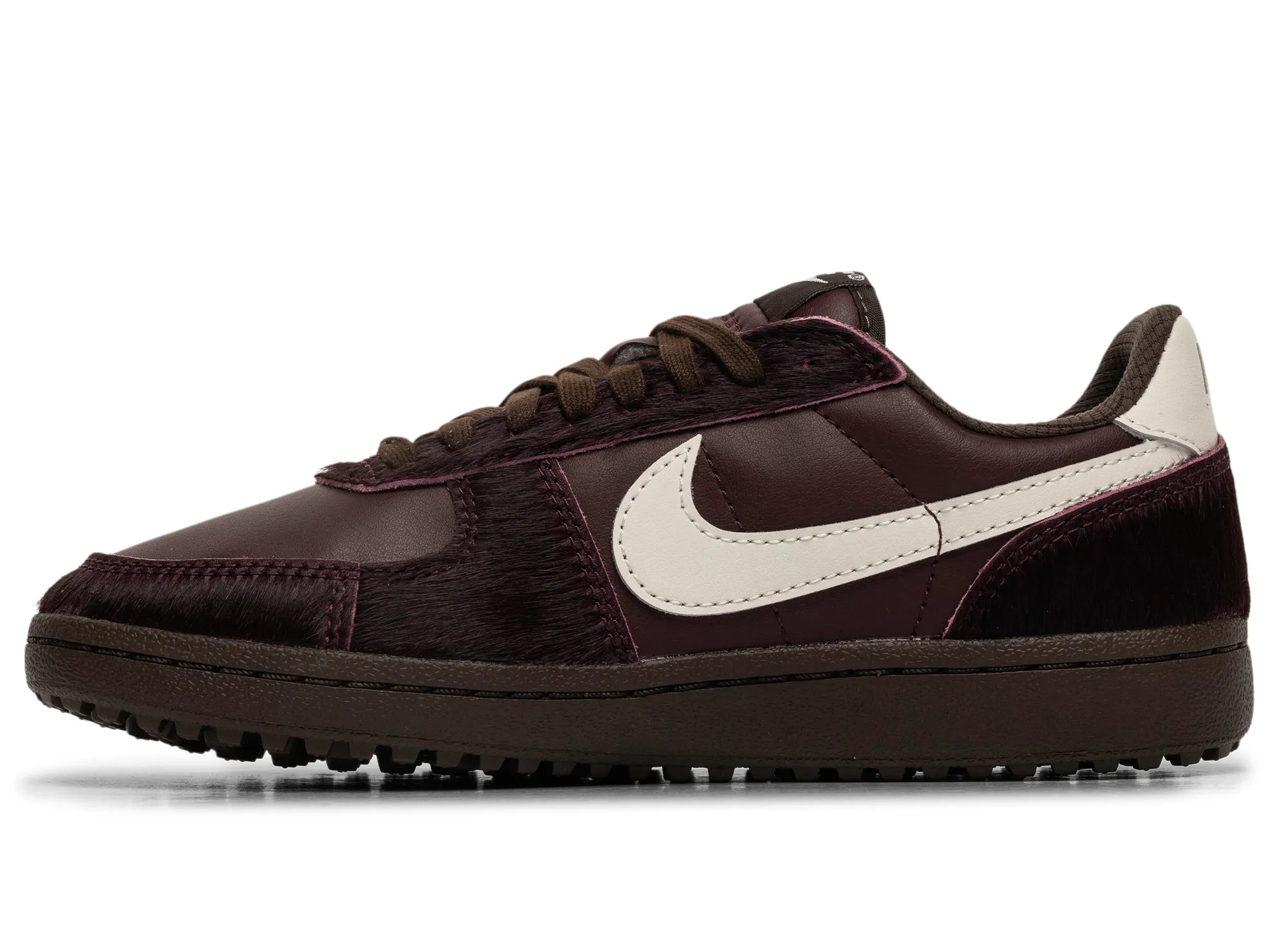 Women's Nike Field General Signature flexibility