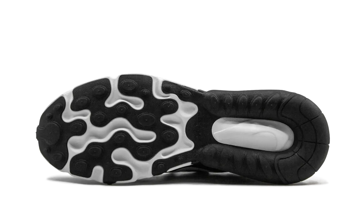 Air Max 270 React GS "Anthracite" running in sloped tracks shoes
