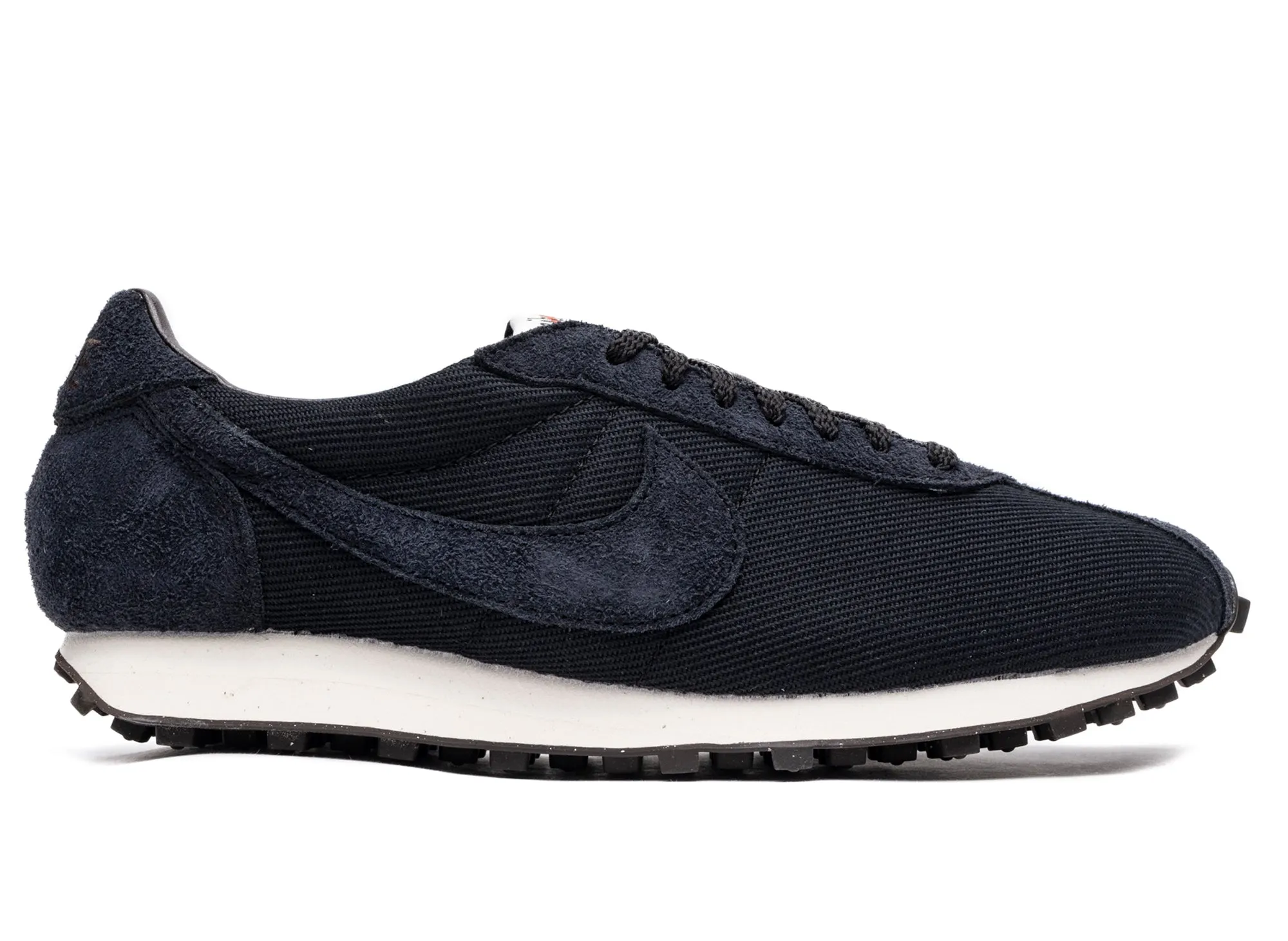 group walk Nike LD-1000