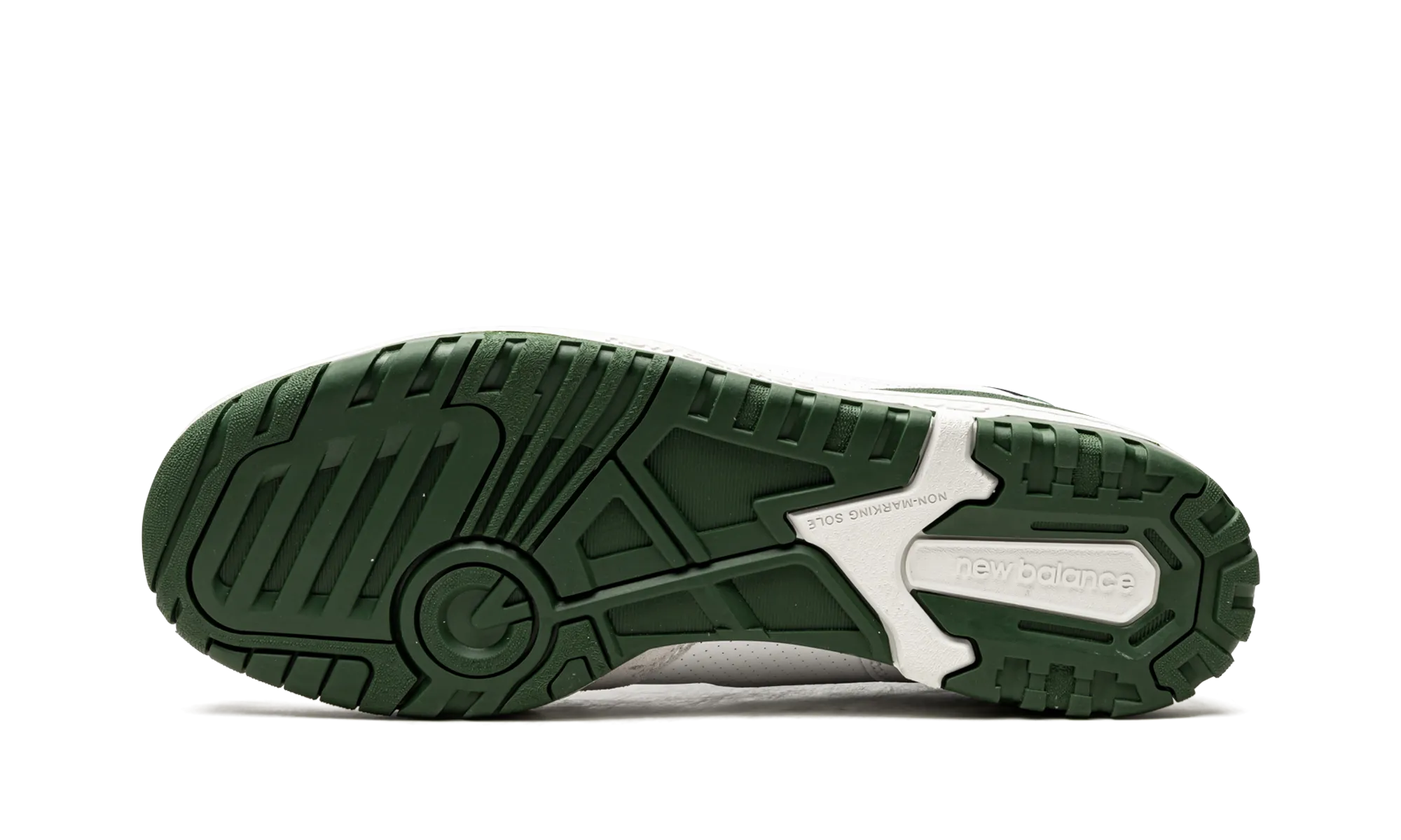 550 "White / Green" weight - conscious shoes running in a fun run