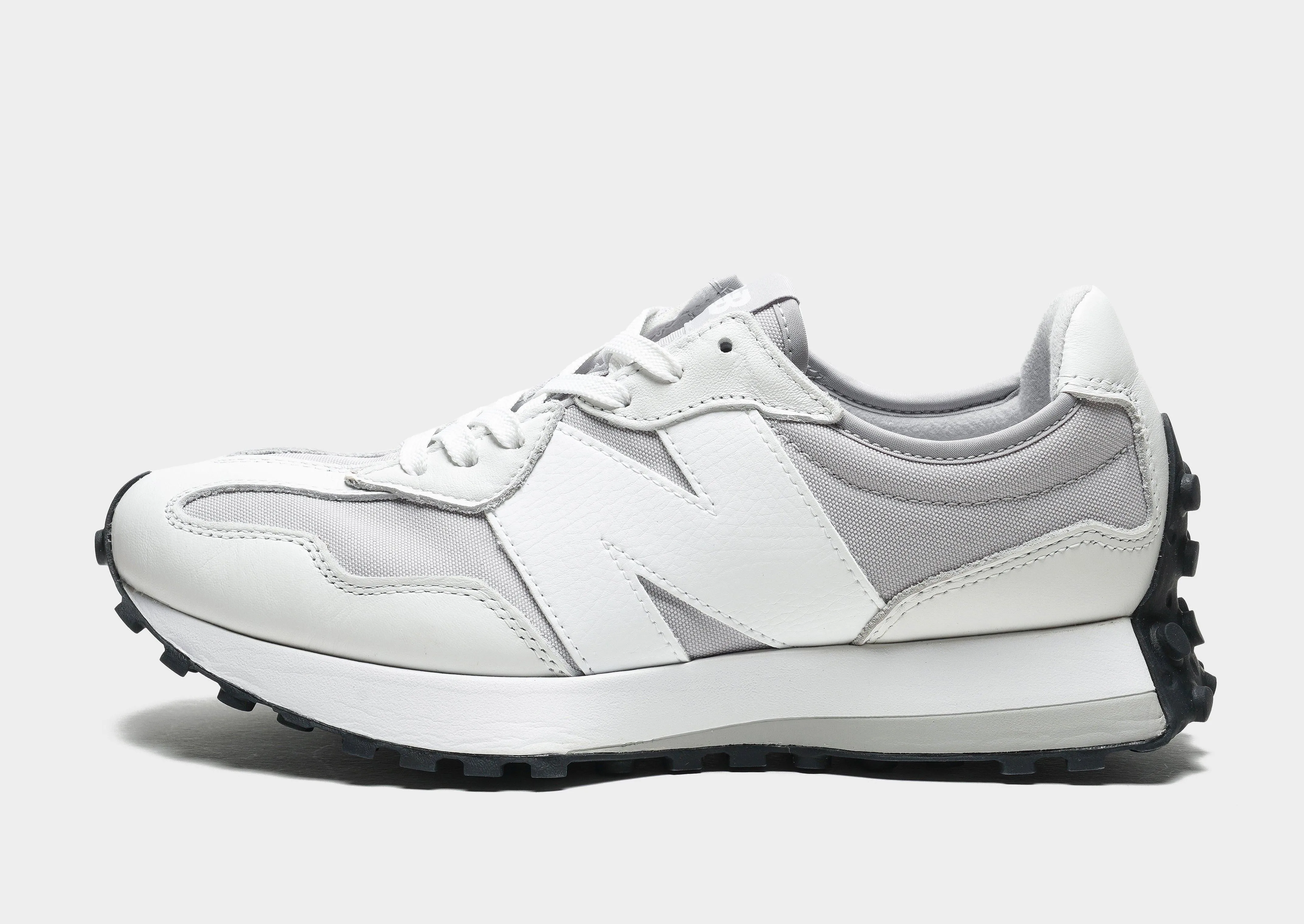 adventure running shoe allure 327