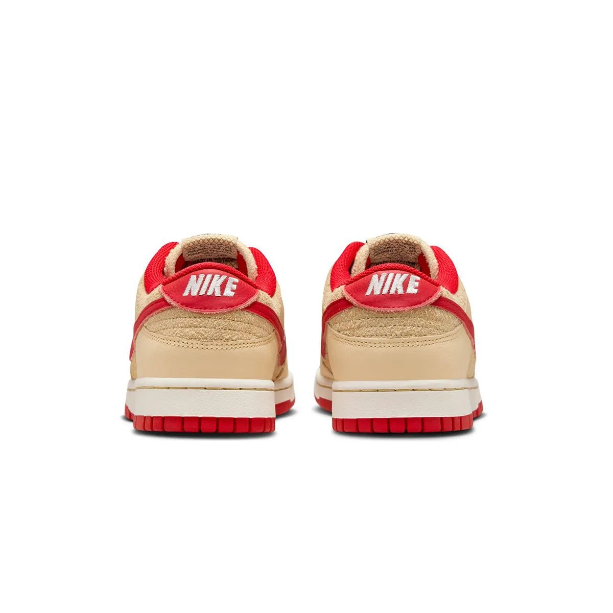 Tailored arch Dunk Low Retro SE 'Strawberry Waffle'