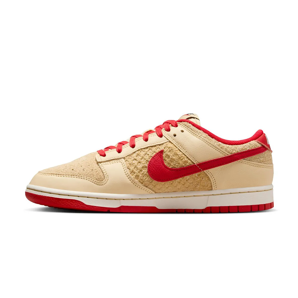 track and field athletes' speed Dunk Low Retro SE 'Strawberry Waffle'