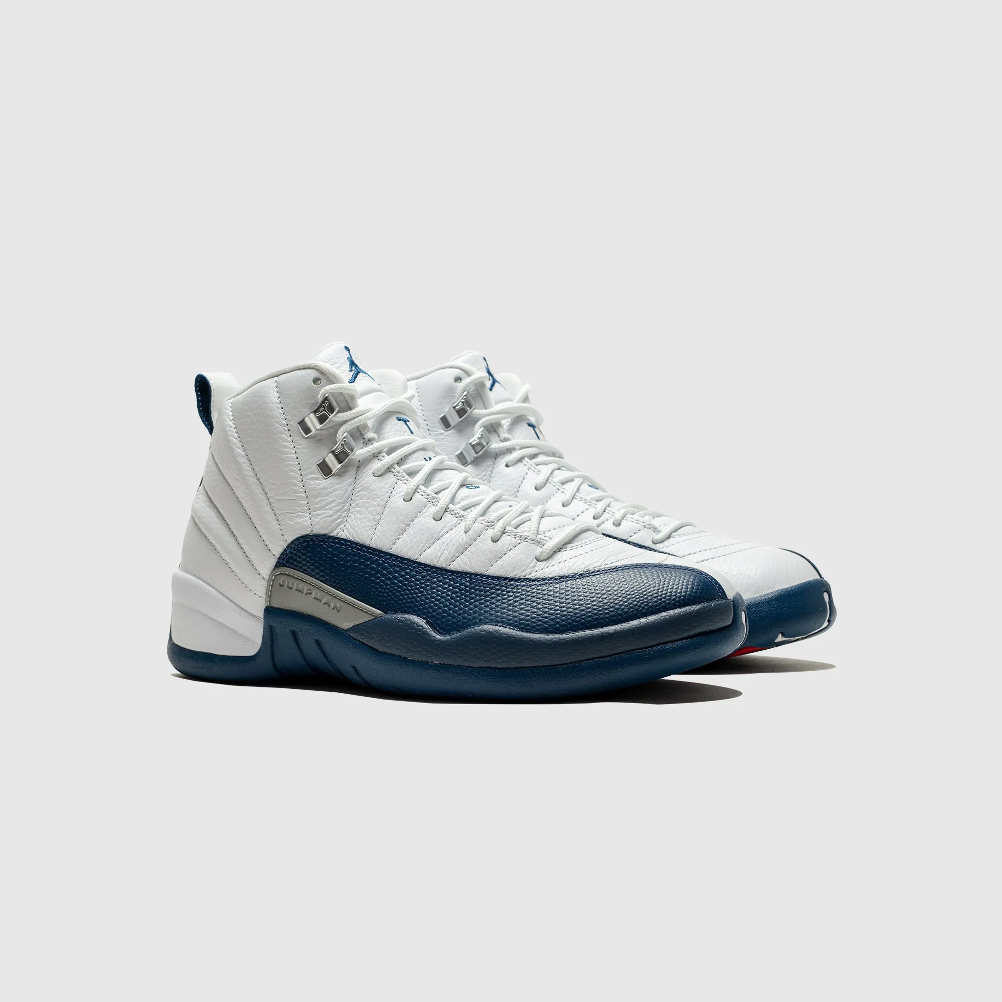 AIR JORDAN 12 RETRO "FRENCH BLUE" Stable Landing