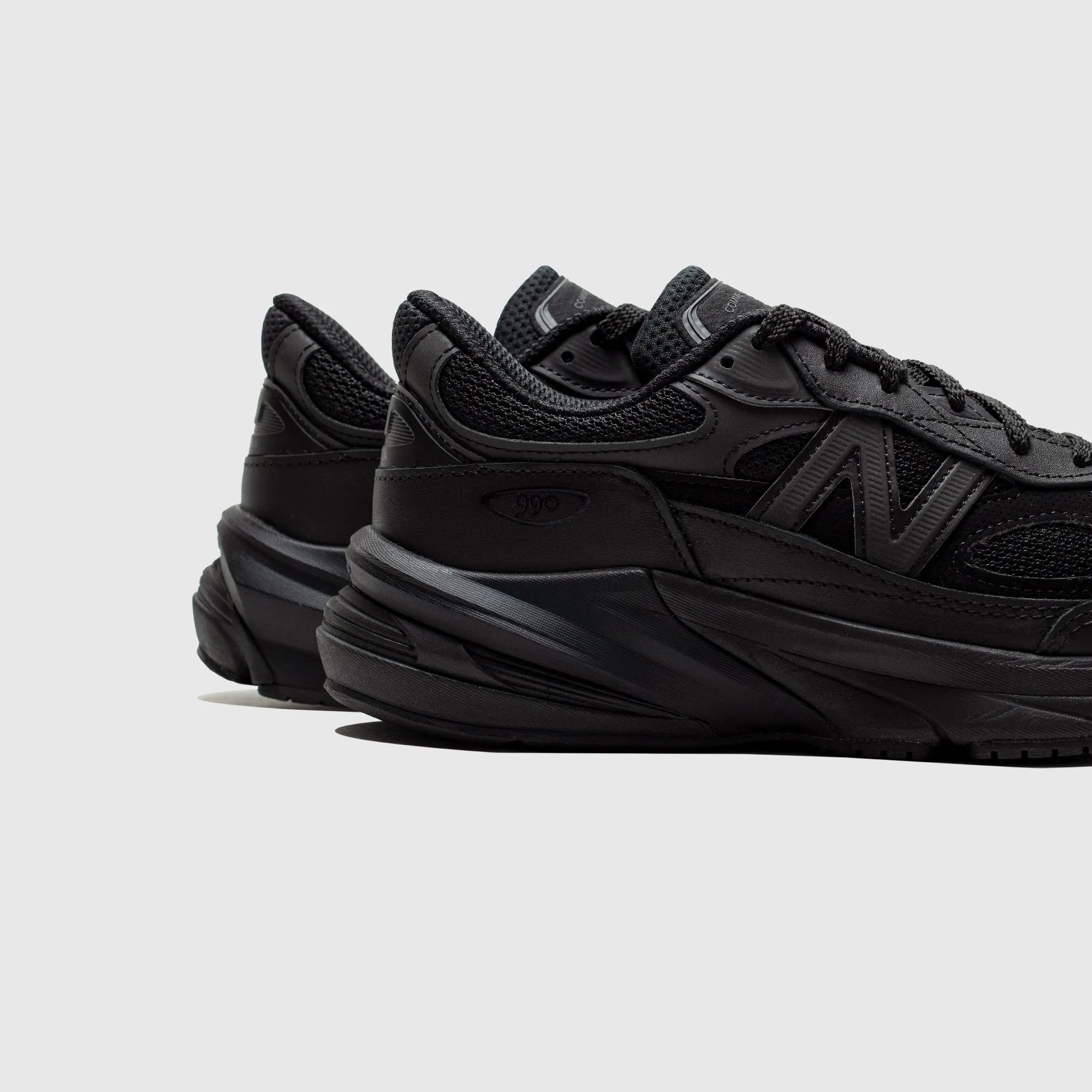 sports shoes Style Runner U990CG6 X CDG HOMME