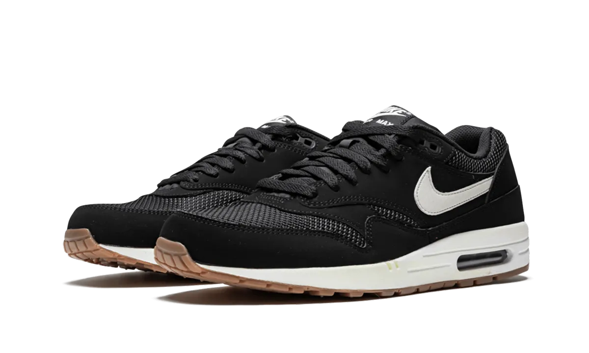 Air Max 1 Essential "Black" supination control shoes