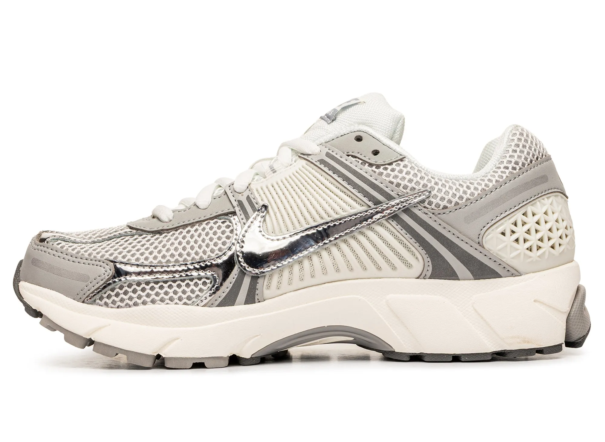 Grace Walk Nike Zoom Vomero 5