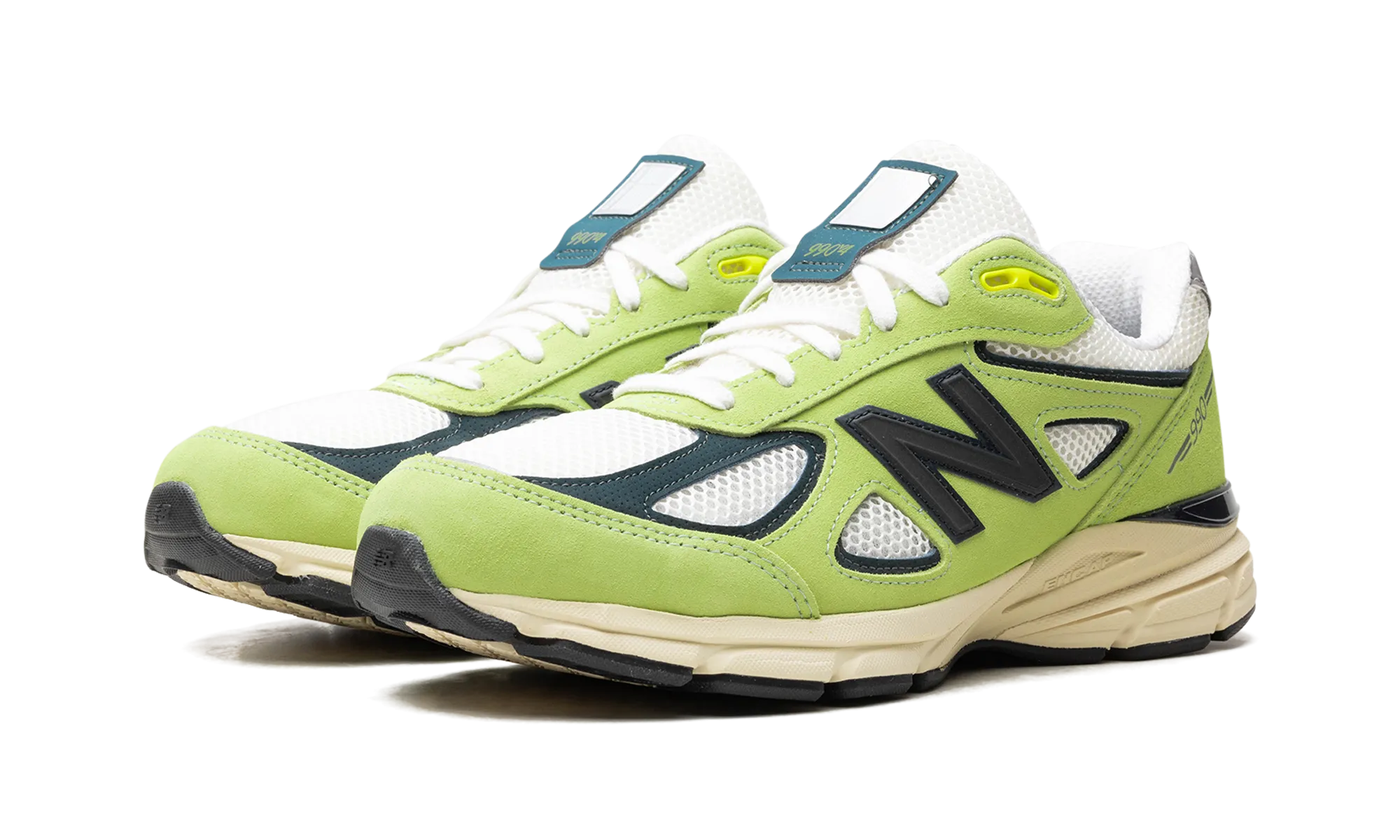 running in a roundabout area shoes running in a rope bridge area shoes 990V4 "Teddy Santis"