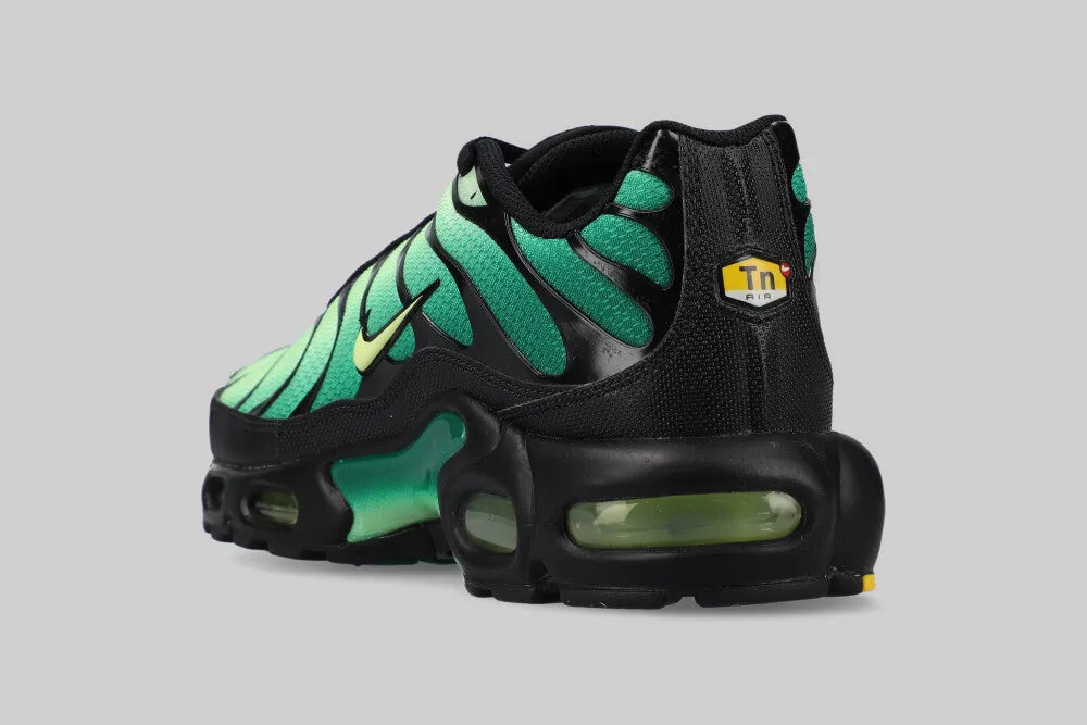 Elastic Straps running in a softball field area shoes Nike Air Max Plus 'Vapor Green'