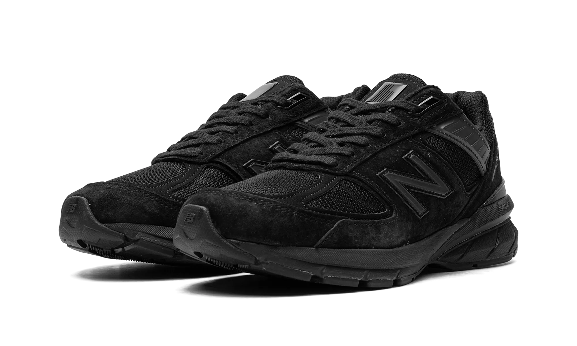 narrow - fit running shoes Natural Flexibility 990v5 "Made in USA Triple Black"