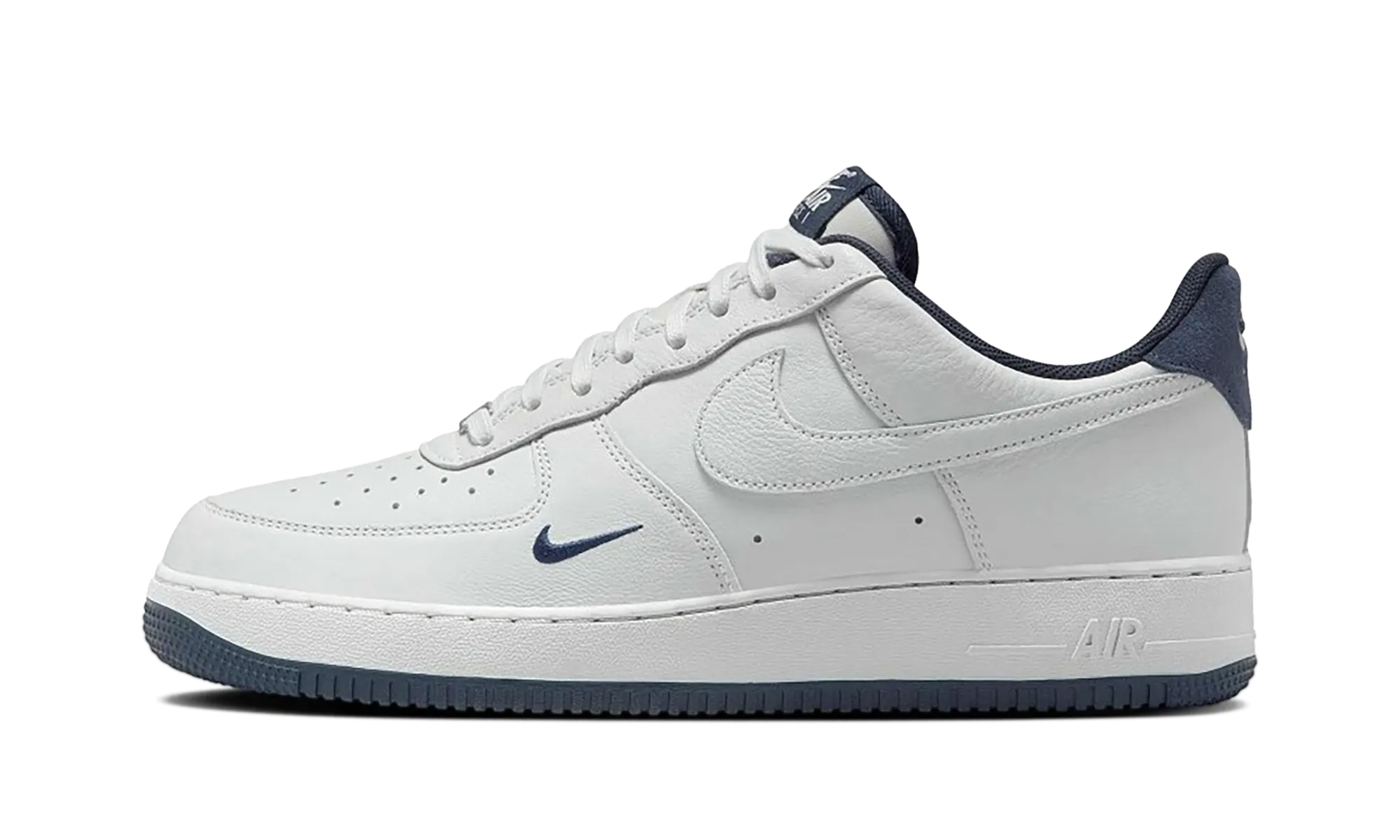 Easy Step Micro Grip Tread Pattern Air Force 1 Low '07 LV8 "Photon Dust Obsidian"