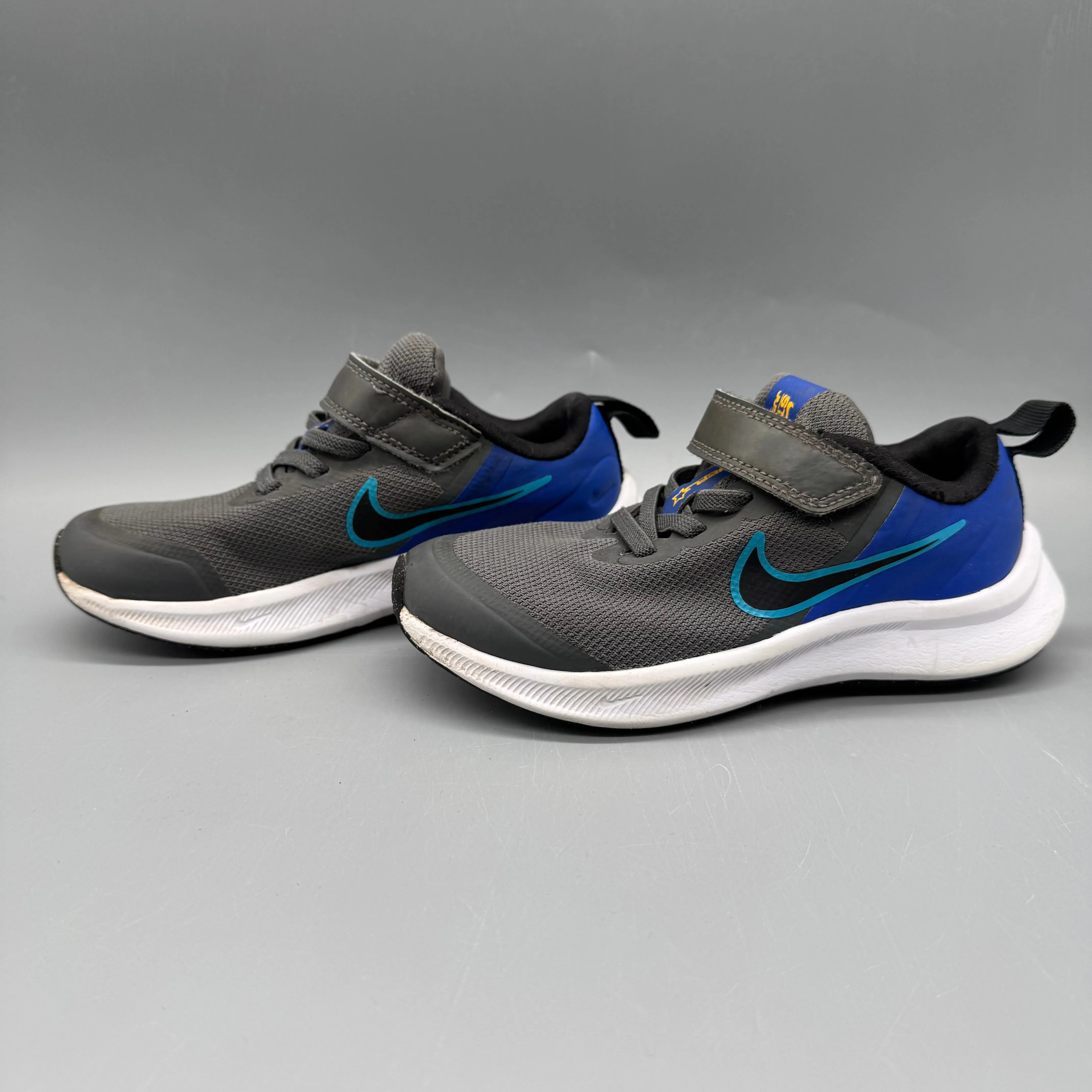 Nike / Running Shoes / US11 Senior