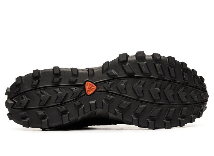 Runway Glow Nike ACG Phassad
