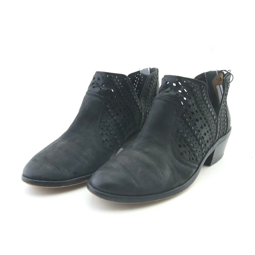 Cold Ready VINCE CAMUTO .