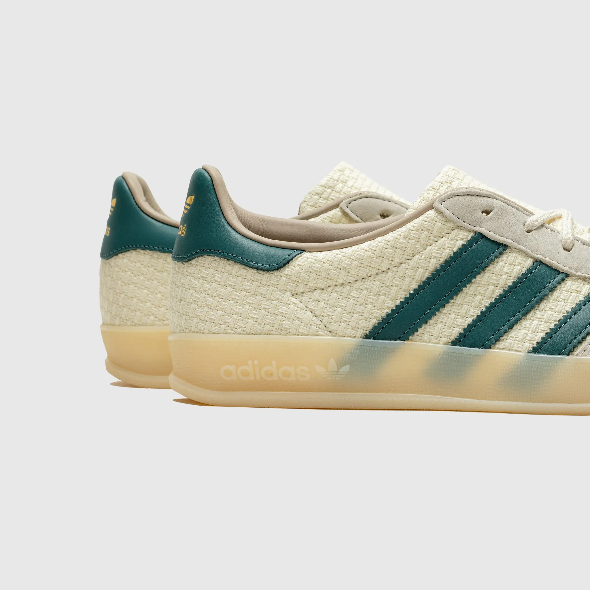 Luxurious breathability CushionedInsole GAZELLE INDOOR
