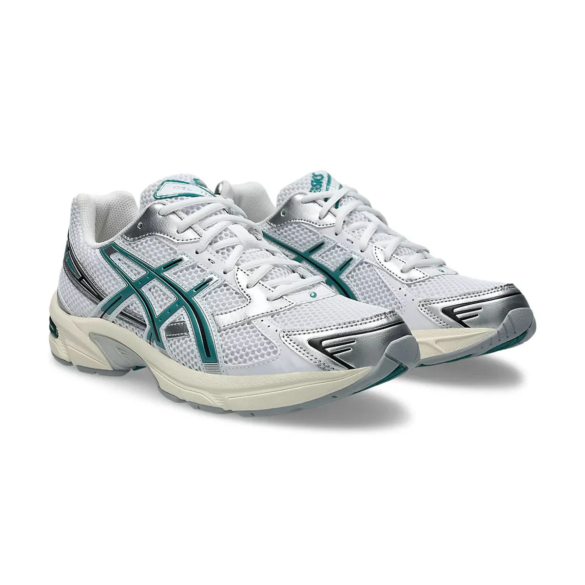 GEL-1130 'White Rainy Lake' snowboarders skaters - specific features