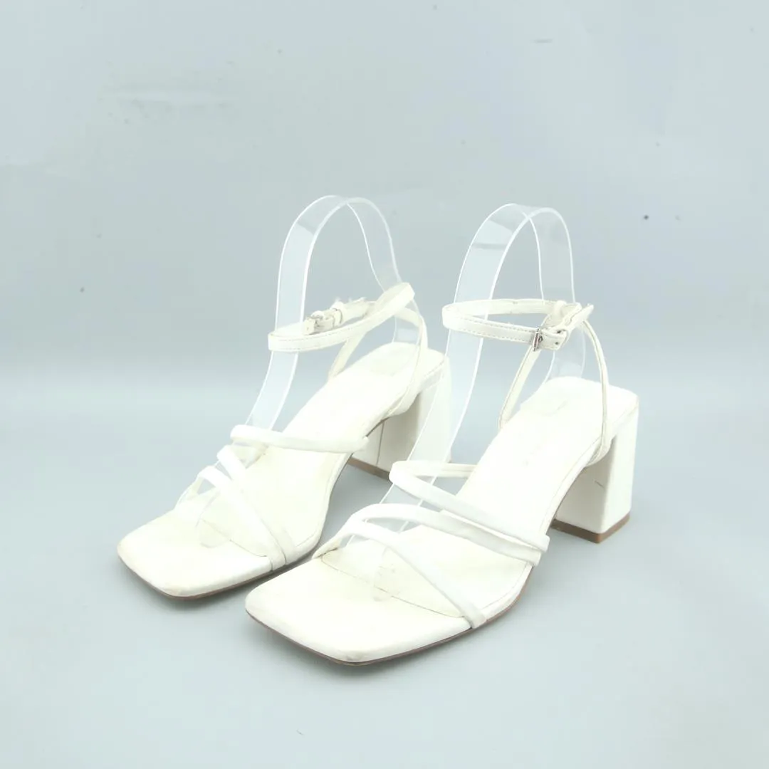 PULL & BEAR . Slip On Style