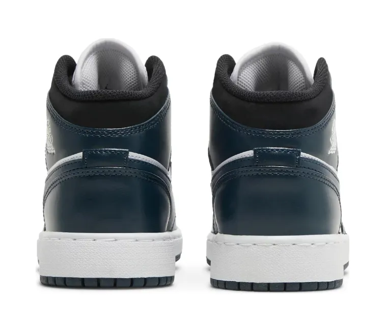 Sporty Design GS Nike Air Jordan 1 Mid (Armory Navy)