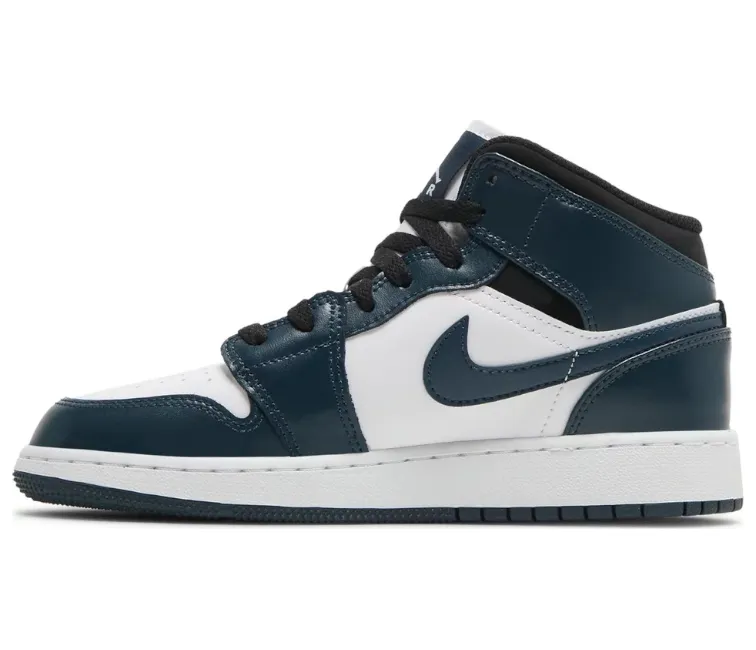 GS Nike Air Jordan 1 Mid (Armory Navy) Functional Look
