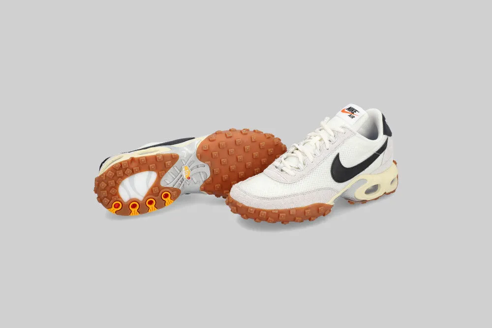 Nike Air Max Waffle 'Sail and Neutral Grey' pre - run warm - up