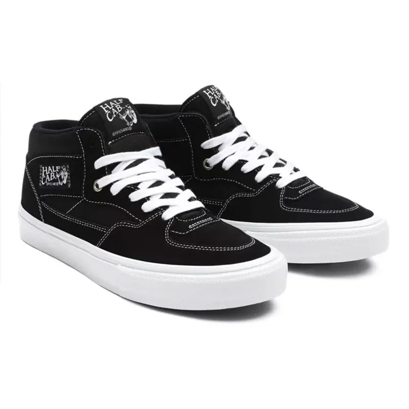 Vans - Skate Half Cab (Black/White) Foot alignment
