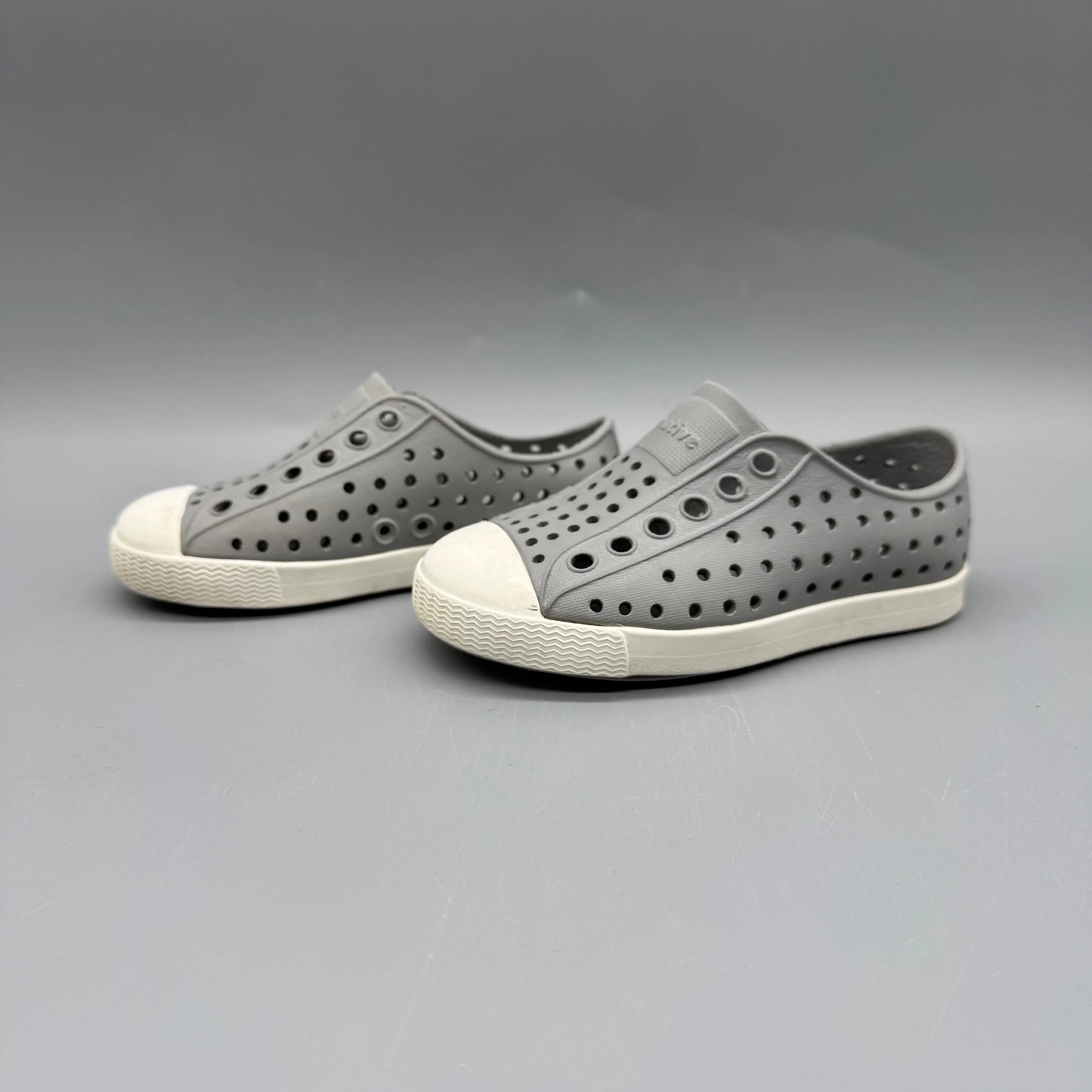 Non - Slip Traction Native / Sandals / US6