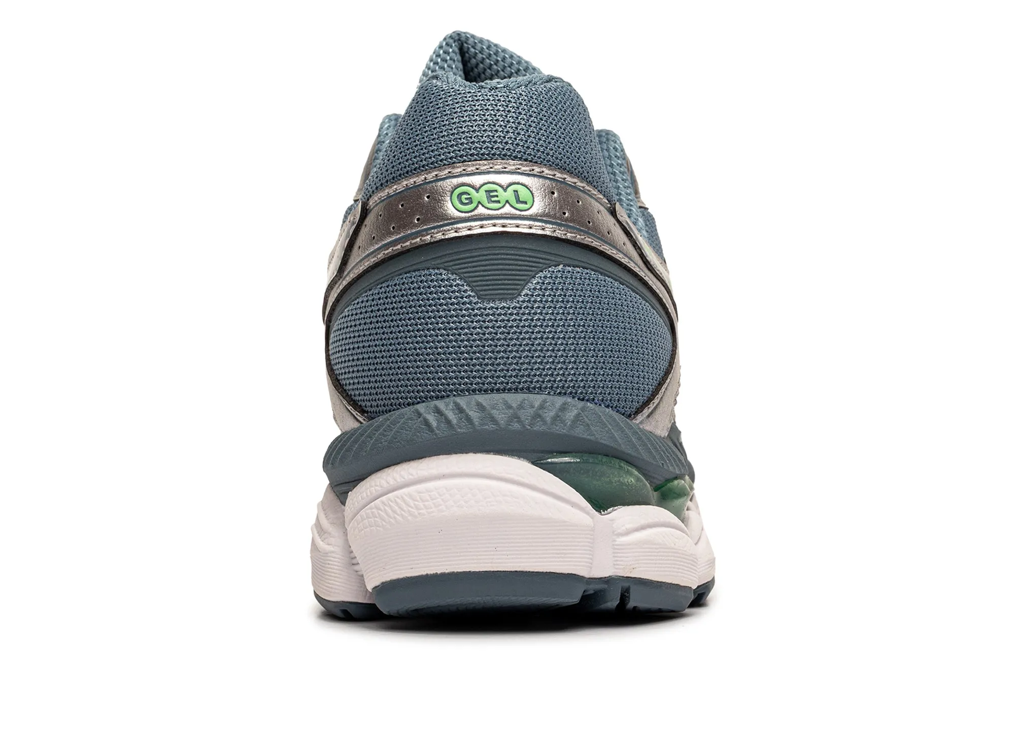 Action Ready Asics Gel-Cumulus White / Ironclad 16 xld