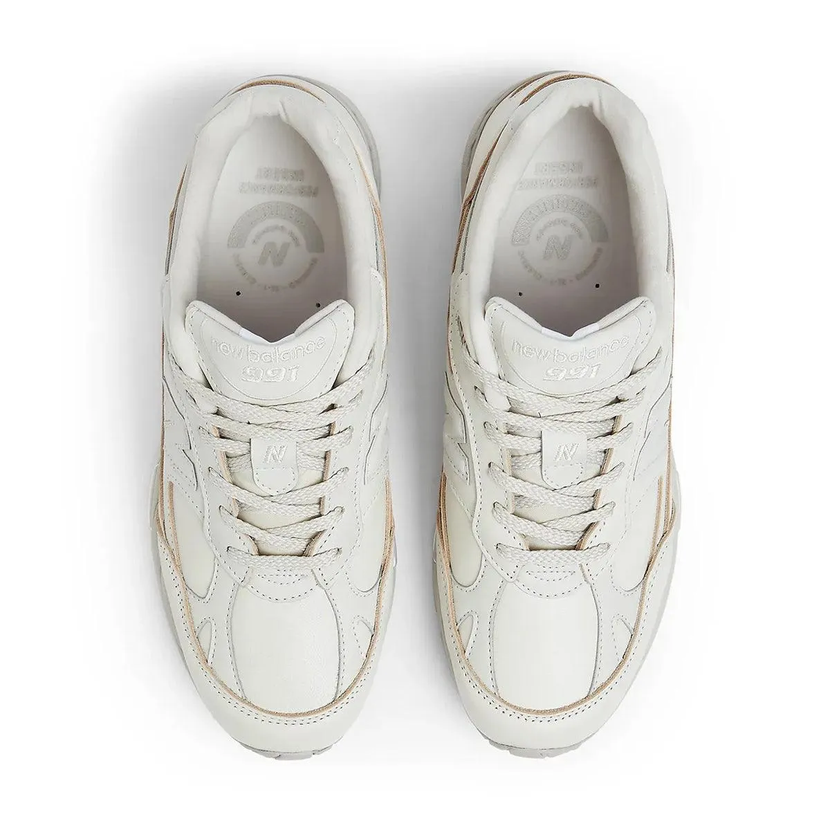 in UK 991 'Off White' packability - level Boosted touch