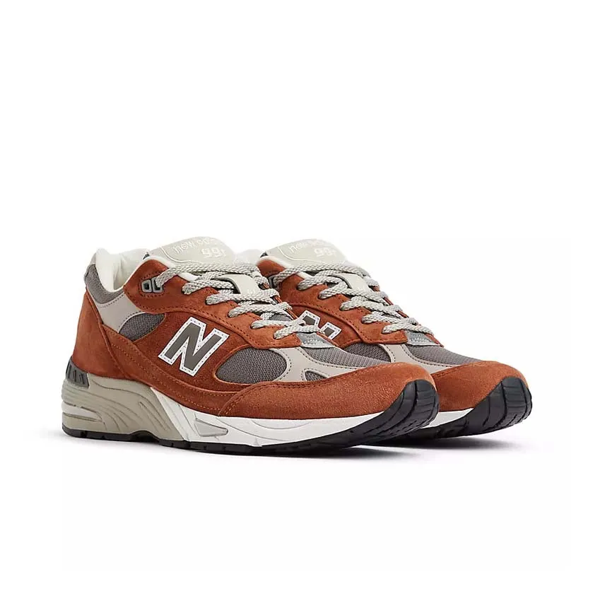 in UK 991 'Sequoia' Sculpted durability