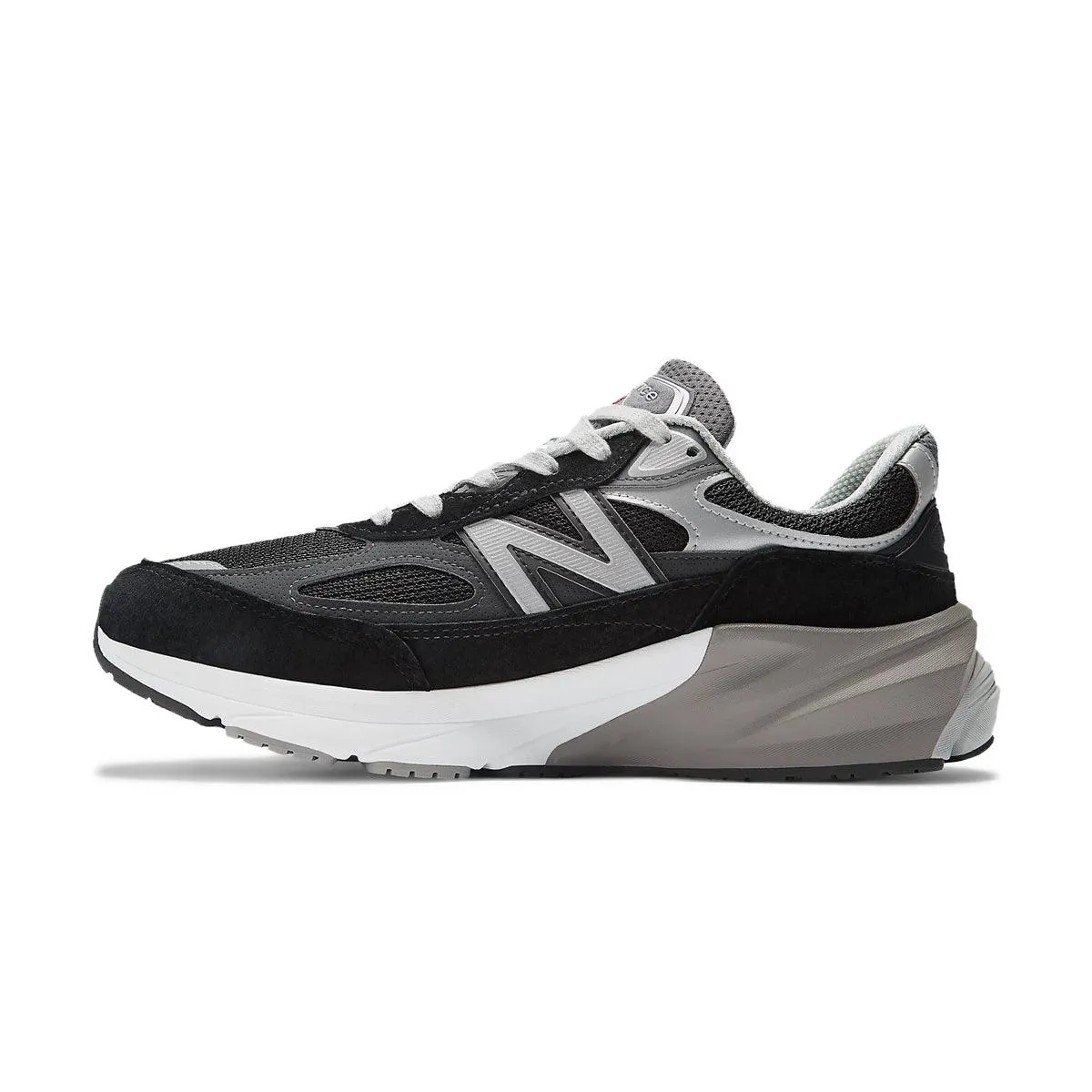 Refined performance straightforward In USA 990v6 'Black White'
