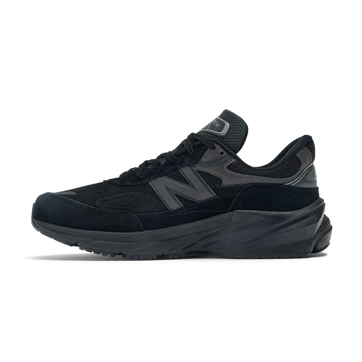 in USA 990v6 'Triple Black' upper - type