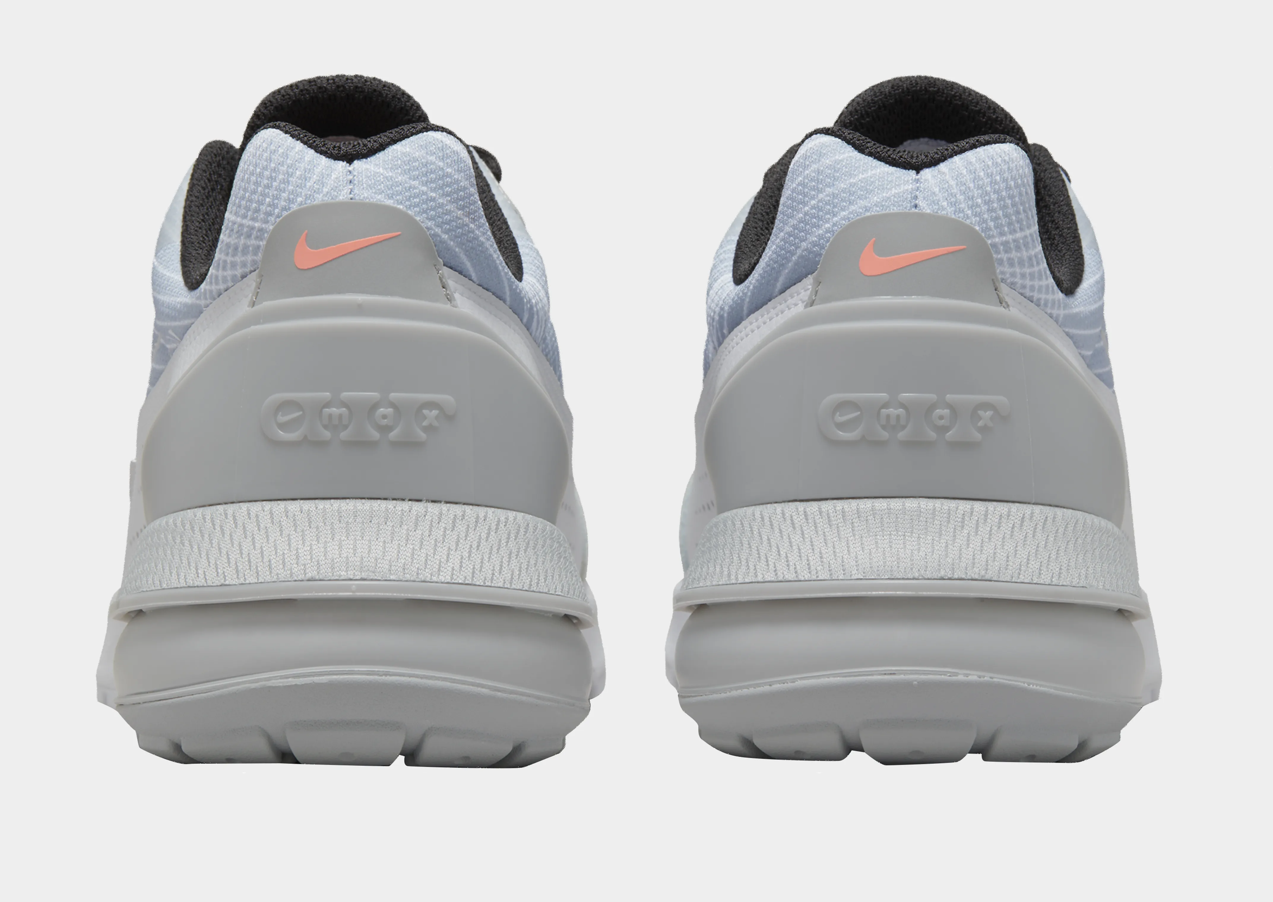 running in dark colors Air Max Pulse